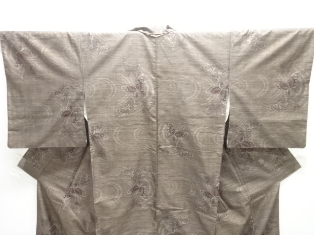  蝶模様織り出し本場泥大島紬着物（9マルキ）